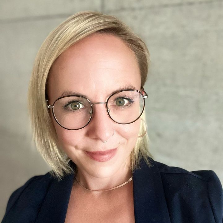 Angela Bader